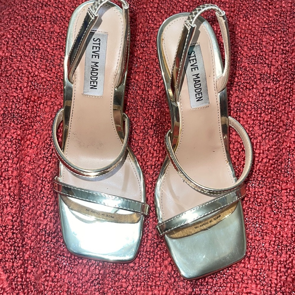Steve Madden hold heels